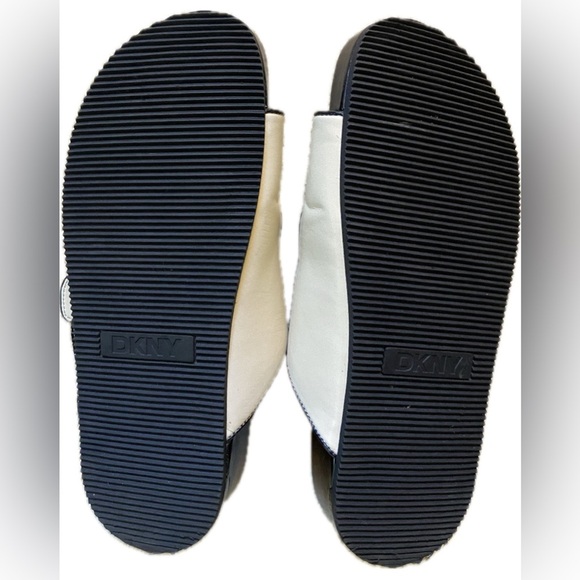 DKNY Idinah Double Strap Foot Bed Slide Sandals - Picture 4 of 5